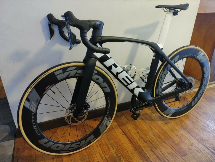 2020 Trek madone SLR 6,Spd Full 2020 Trek madone SLR 6,Spd Full Sport & Outdoor