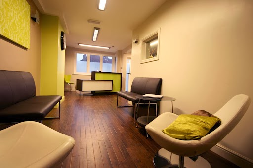 Established for over 75 years, 2 Green Dental is a dental practice taken over in 2010 by Dr Ameeka & Dr Rajiv, principal dentist in Crayford, Bexley, Kent. 2 Established for over 75 years, 2 Green Dental is a dental practice taken over in 2010 by Dr Ameeka & Dr Rajiv, principal dentist in Crayford, Bexley, Kent. Other 2