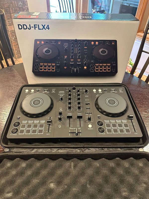 Pioneer DJ DDJ-FLX4 2-Channel DJ Controller - Black Music
